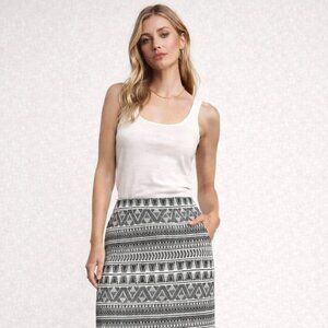 NYCC, size Large Black and White geometric Tribal Pencil Skirt with back slit